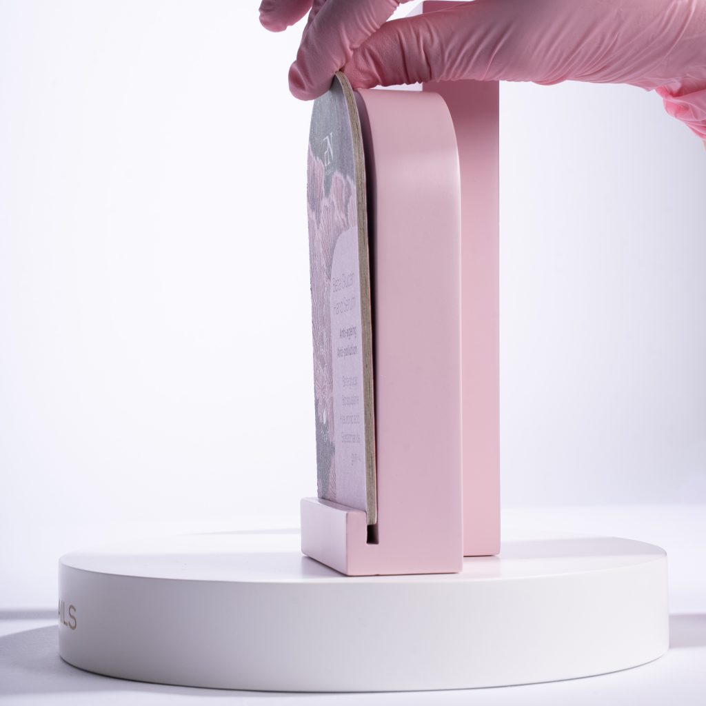 HYALURON HAND CREAM & NIACINAMIDE HAND SPRAY CARD – PER ESPOSITORE MAGNETICO ROSA